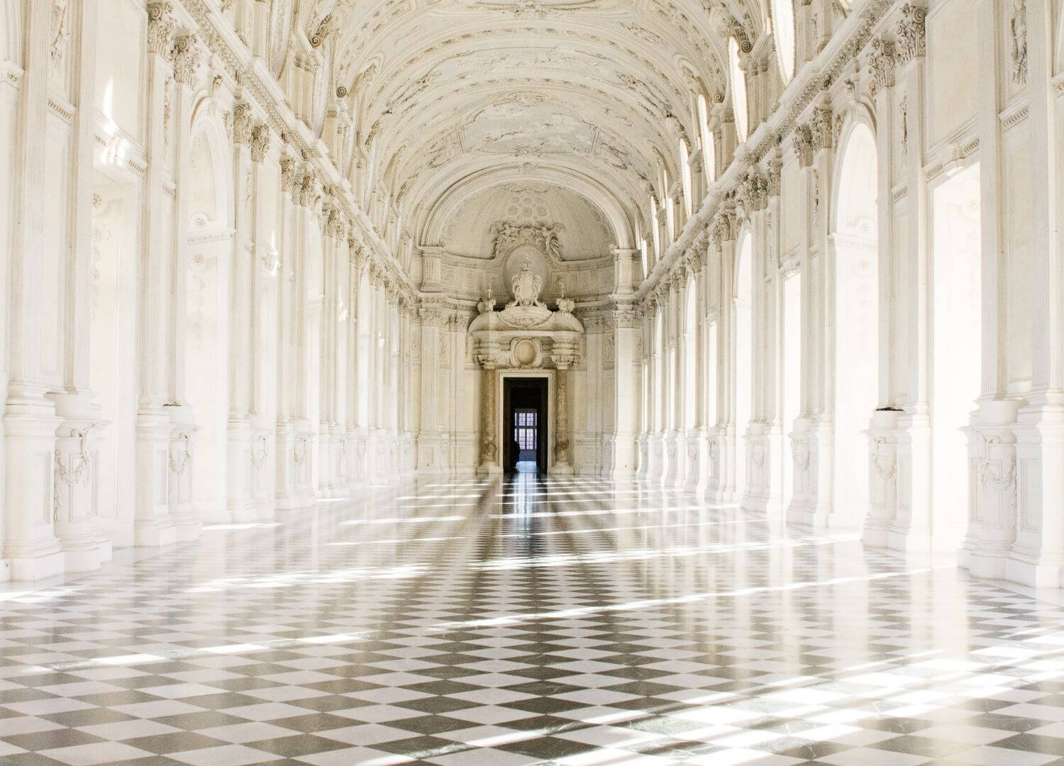Korridor des Schlosses Reggia di Venaria Reale in Turin.