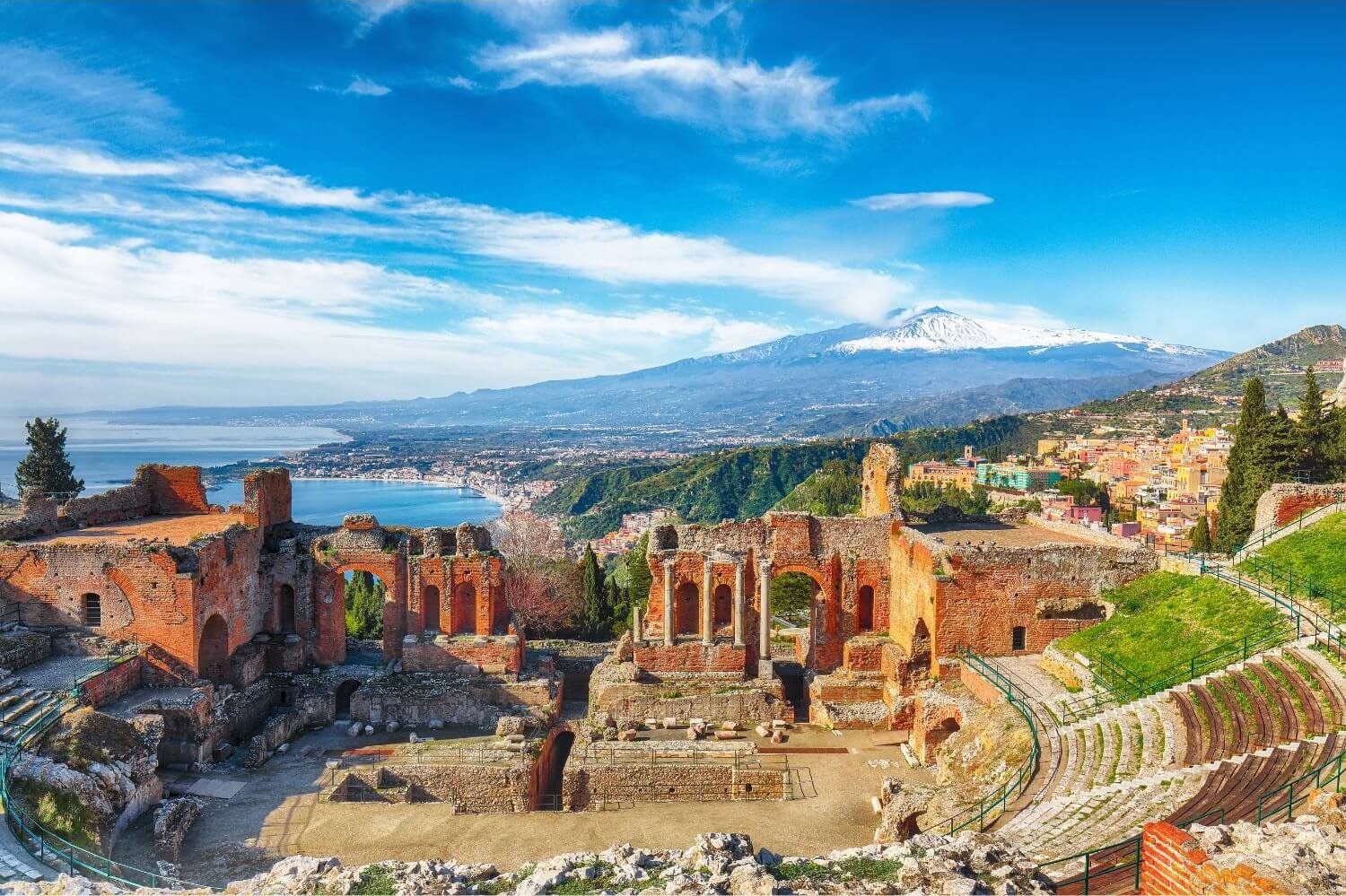 Hauptplatz von Taormina in Sizilien.