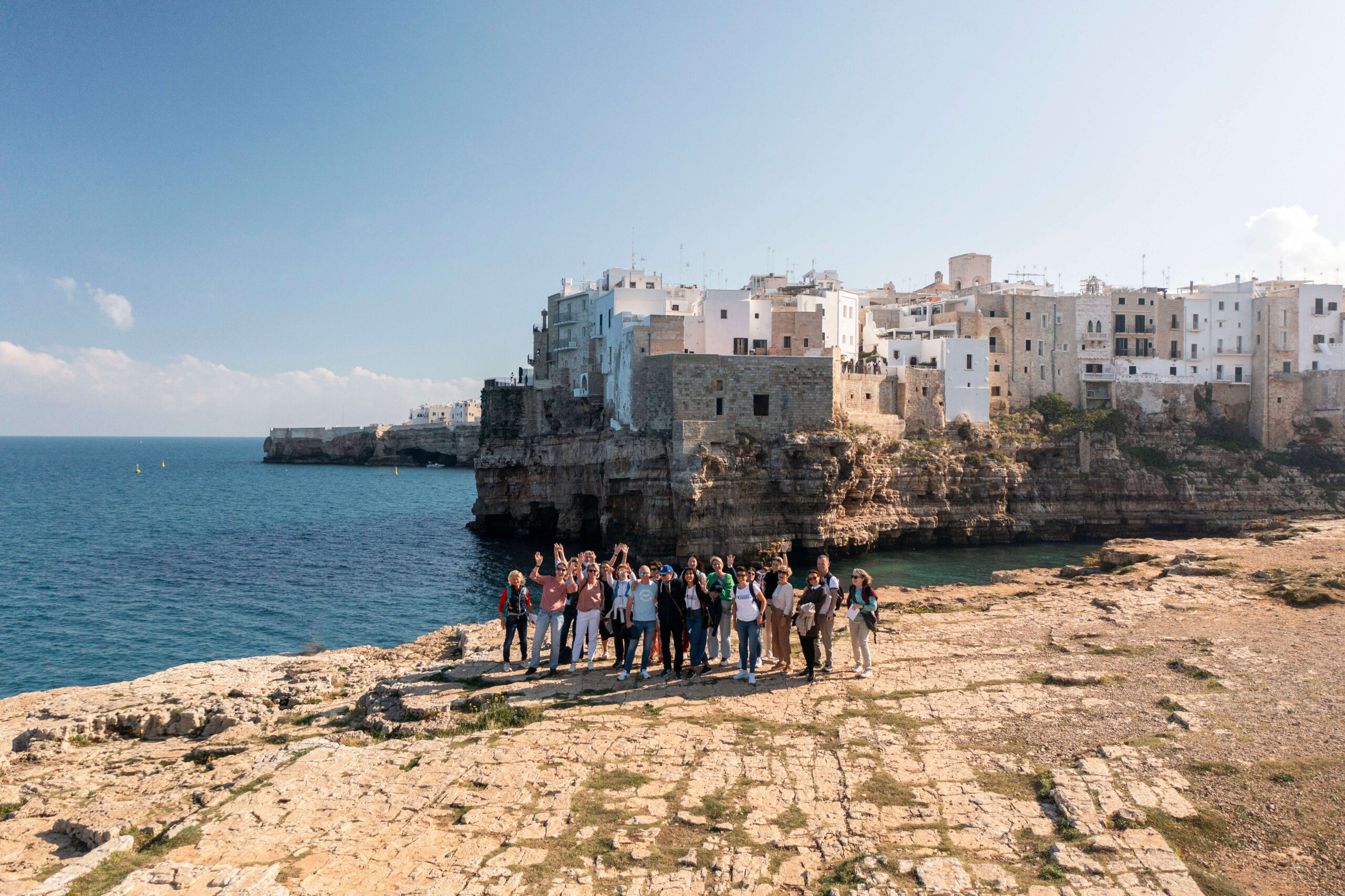 Luftaufnahme der Gruppe in Polignano a Mare in Apulien.