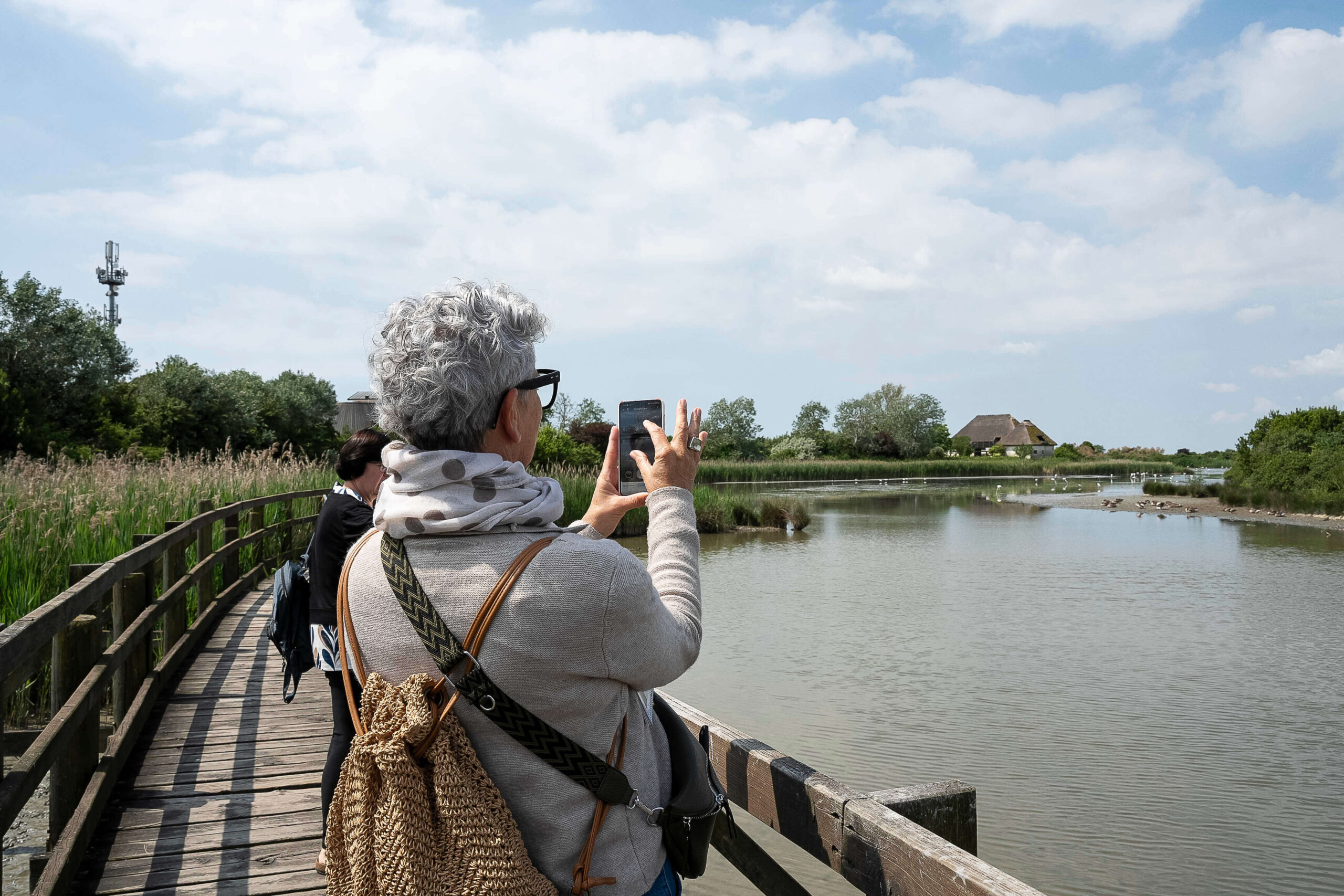 Person, die in Italien, in Friaul, fotografiert.